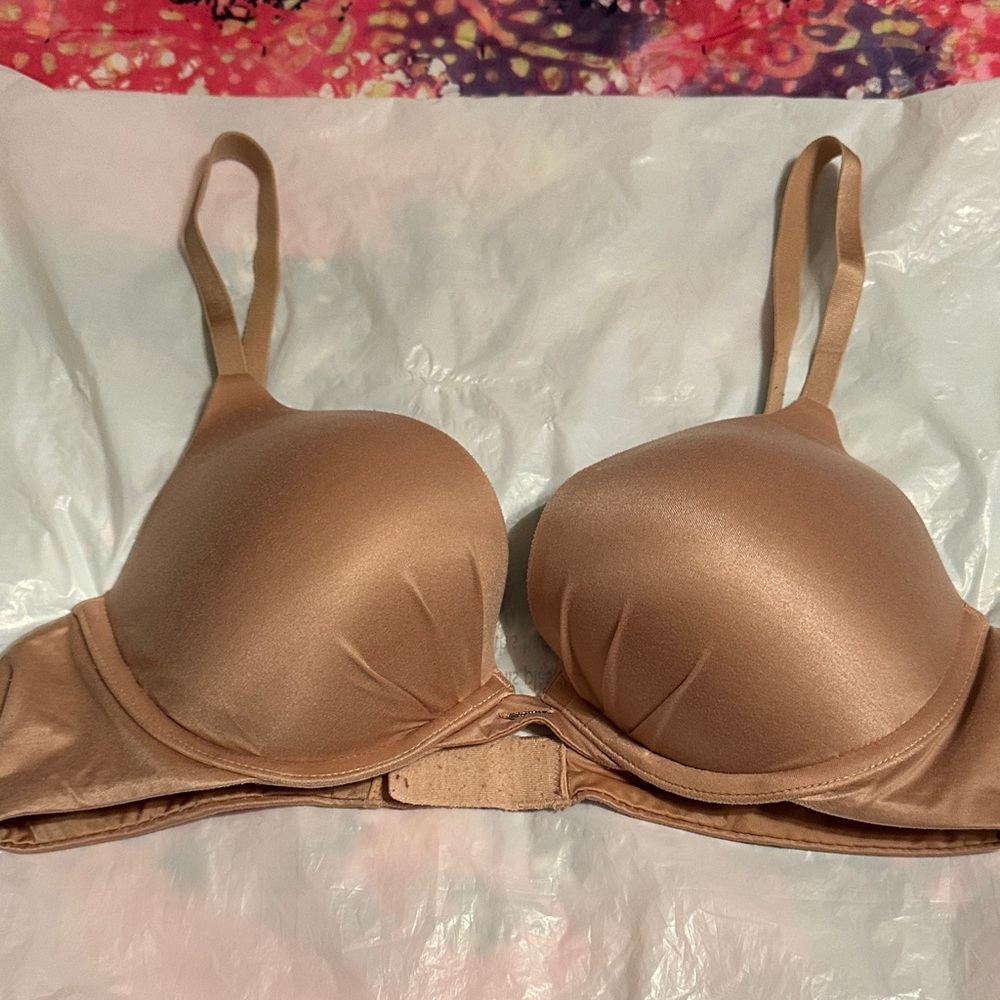 Victoria's Secret Tan Bra, adjustable straps, plunge, size 34 C